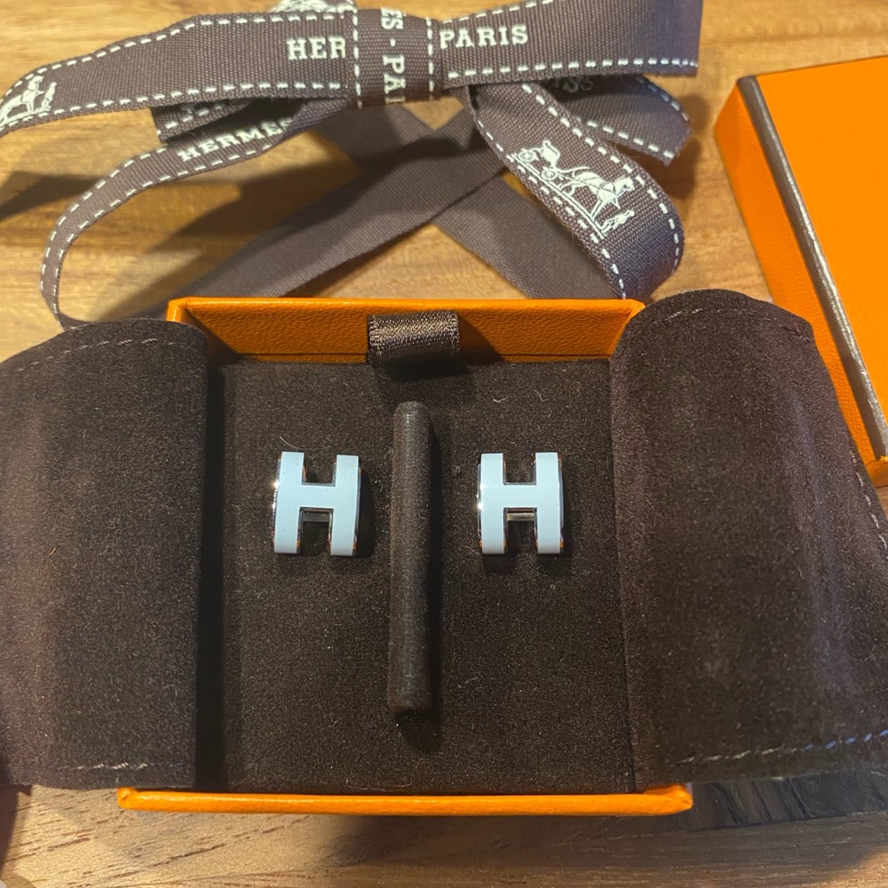 Hermes PopH earring brand new